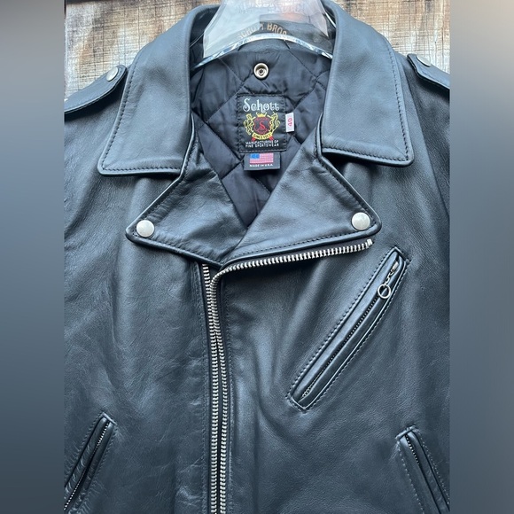 Schott NYC USA Men’s Moto Leather Jacket - Sz Medium motorcycle riding - Picture 14 of 16